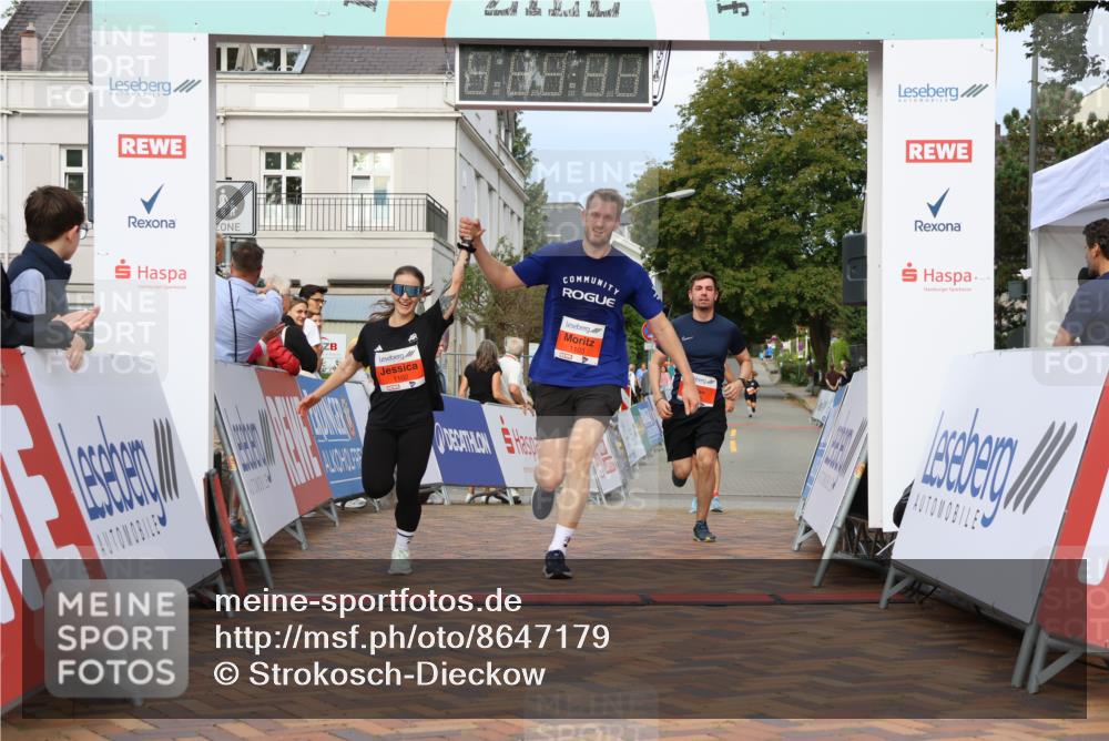 31.08.2025 - 21. Blankeneser Heldenlauf Strokosch-Dieckow http://msf.ph/oto/8647179 31.08.2025 09:50:05 Ziel 1176, 1102, 1103, 1043 meine-sportfotos.de