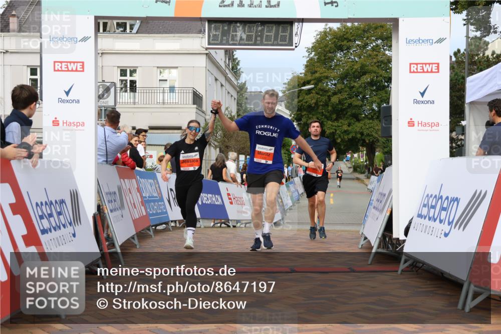 31.08.2025 - 21. Blankeneser Heldenlauf Strokosch-Dieckow http://msf.ph/oto/8647197 31.08.2025 09:50:05 Ziel 1176, 1102, 1103, 1043 meine-sportfotos.de