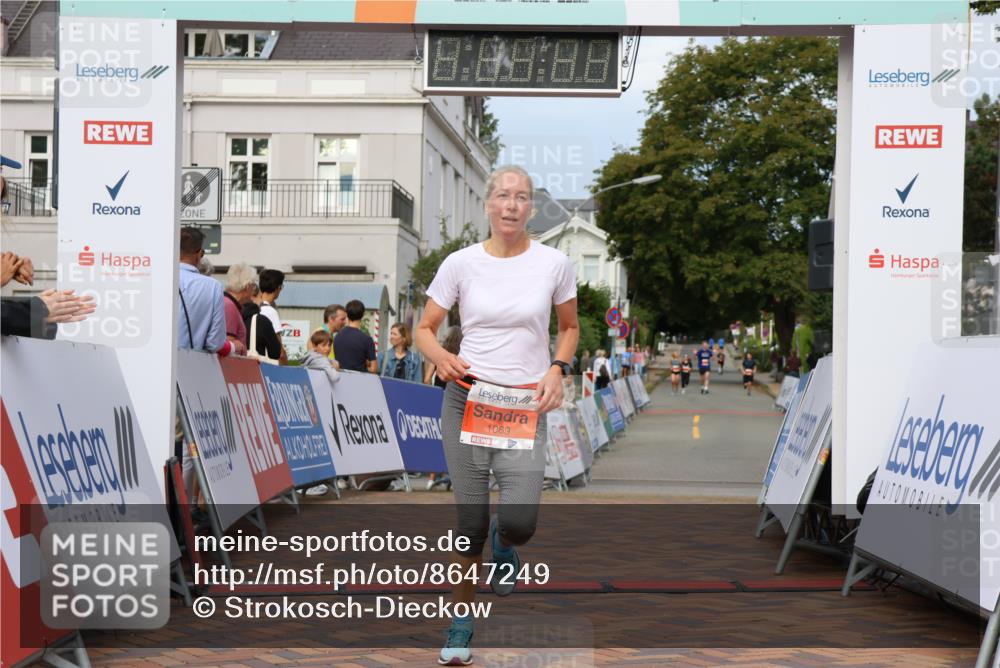 31.08.2025 - 21. Blankeneser Heldenlauf Strokosch-Dieckow http://msf.ph/oto/8647249 31.08.2025 09:49:48 Ziel 1003, 1069 meine-sportfotos.de