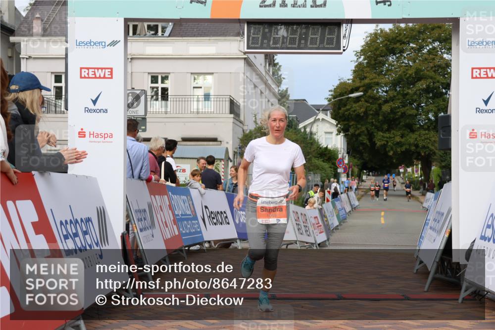 31.08.2025 - 21. Blankeneser Heldenlauf Strokosch-Dieckow http://msf.ph/oto/8647283 31.08.2025 09:49:48 Ziel 1003, 1069 meine-sportfotos.de