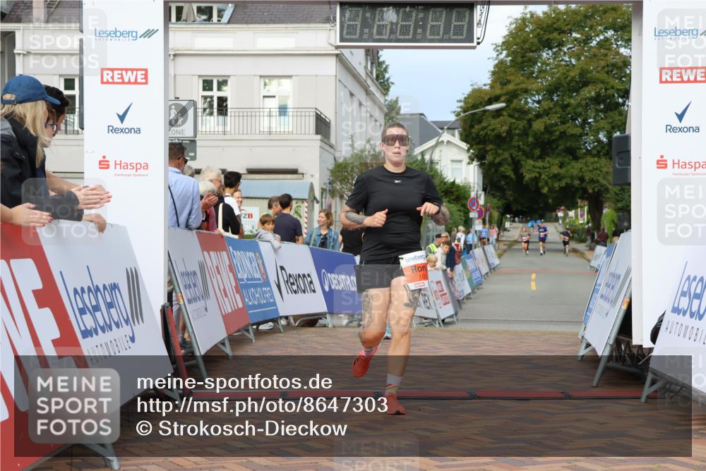 31.08.2025 - 21. Blankeneser Heldenlauf Strokosch-Dieckow http://msf.ph/oto/8647303 31.08.2025 09:49:46 Ziel 1003, 1069 meine-sportfotos.de