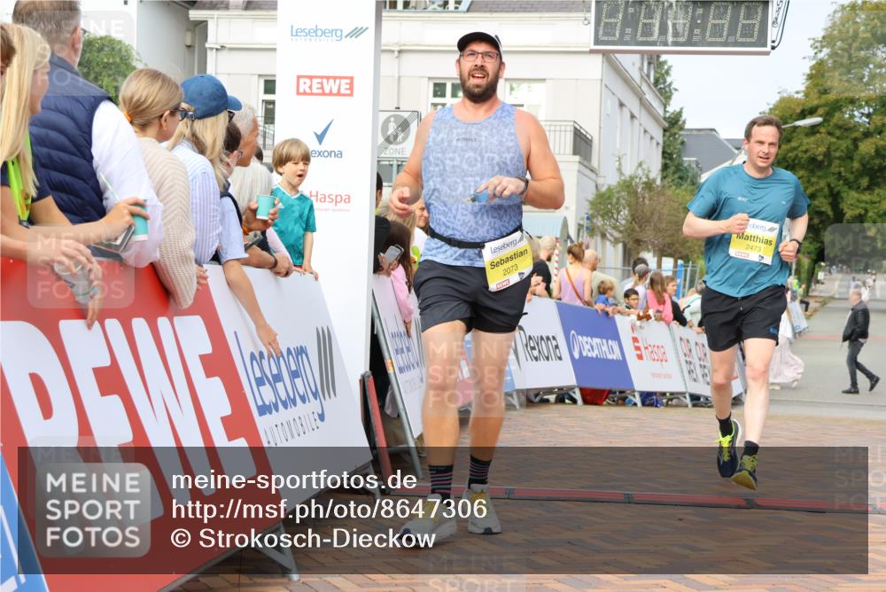 31.08.2025 - 21. Blankeneser Heldenlauf Strokosch-Dieckow http://msf.ph/oto/8647306 31.08.2025 10:19:34 Ziel 2396, 2194, 2592, 2063, 2473, 2073 meine-sportfotos.de