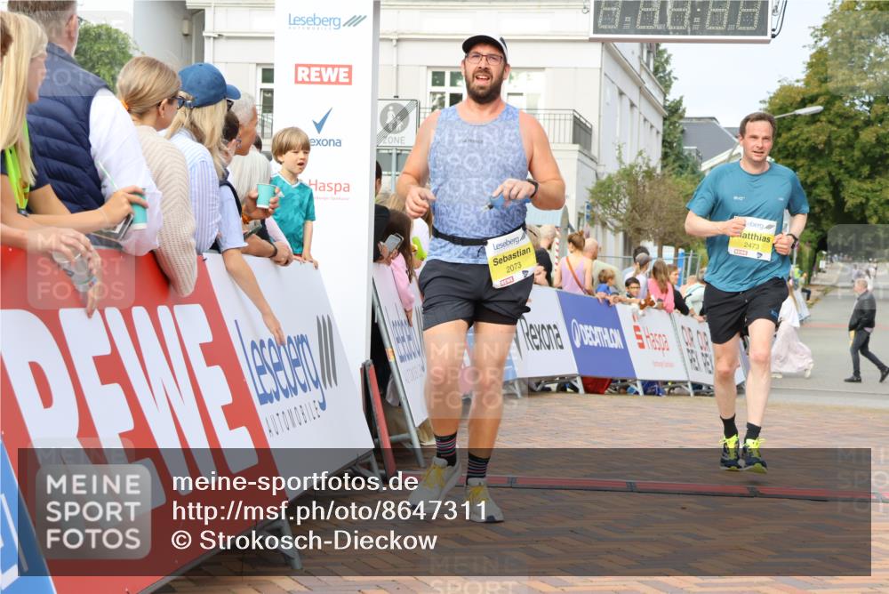 31.08.2025 - 21. Blankeneser Heldenlauf Strokosch-Dieckow http://msf.ph/oto/8647311 31.08.2025 10:19:34 Ziel 2396, 2194, 2592, 2063, 2473, 2073 meine-sportfotos.de