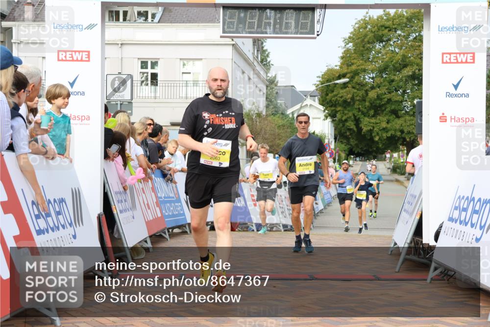 31.08.2025 - 21. Blankeneser Heldenlauf Strokosch-Dieckow http://msf.ph/oto/8647367 31.08.2025 10:19:27 Ziel 2710, 2396, 2474, 2194, 2592, 2063 meine-sportfotos.de