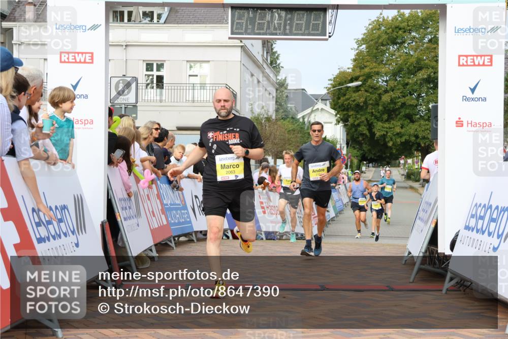 31.08.2025 - 21. Blankeneser Heldenlauf Strokosch-Dieckow http://msf.ph/oto/8647390 31.08.2025 10:19:27 Ziel 2710, 2396, 2474, 2194, 2592, 2063 meine-sportfotos.de