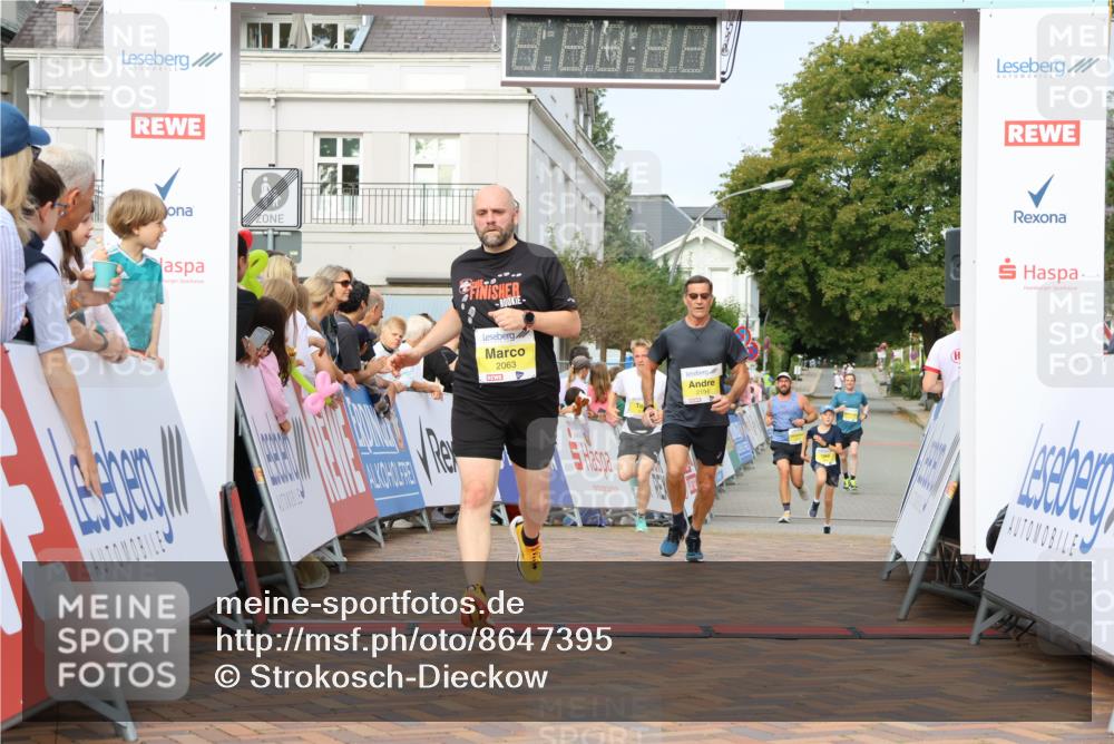31.08.2025 - 21. Blankeneser Heldenlauf Strokosch-Dieckow http://msf.ph/oto/8647395 31.08.2025 10:19:27 Ziel 2710, 2396, 2474, 2194, 2592, 2063 meine-sportfotos.de