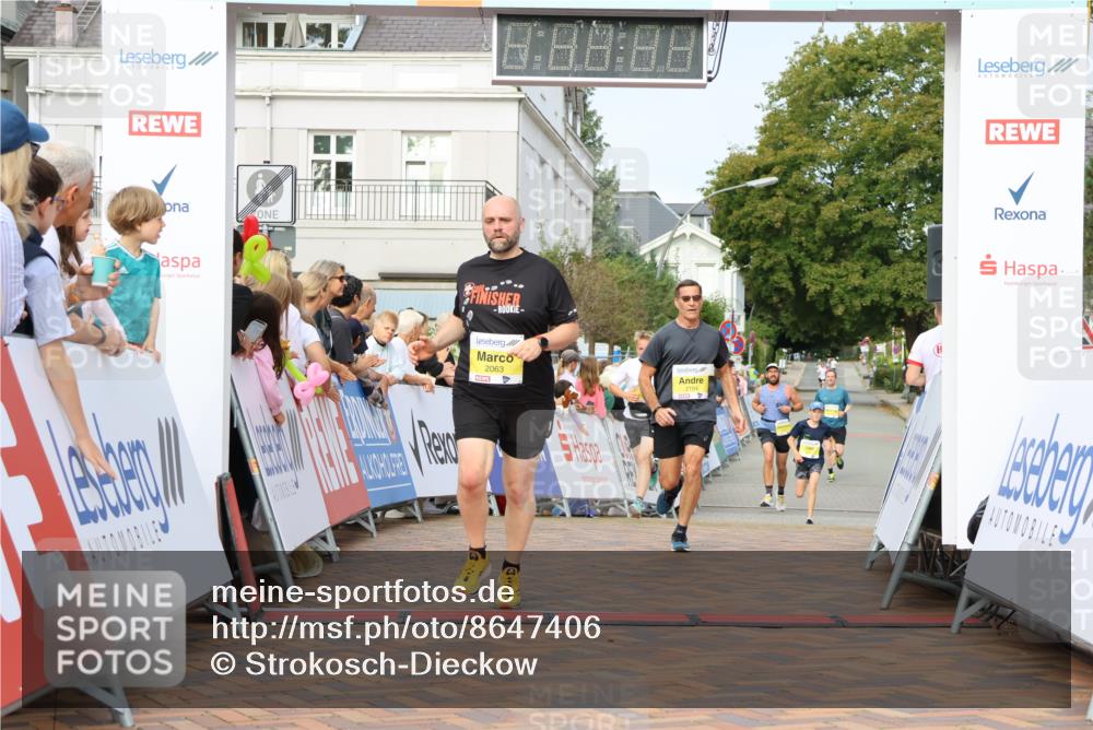 31.08.2025 - 21. Blankeneser Heldenlauf Strokosch-Dieckow http://msf.ph/oto/8647406 31.08.2025 10:19:27 Ziel 2710, 2396, 2474, 2194, 2592, 2063 meine-sportfotos.de