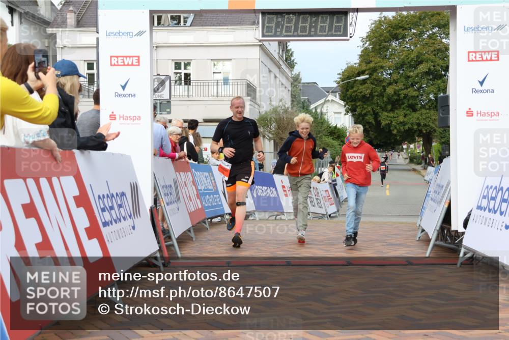 31.08.2025 - 21. Blankeneser Heldenlauf Strokosch-Dieckow http://msf.ph/oto/8647507 31.08.2025 09:49:15 Ziel 1045, 1028 meine-sportfotos.de