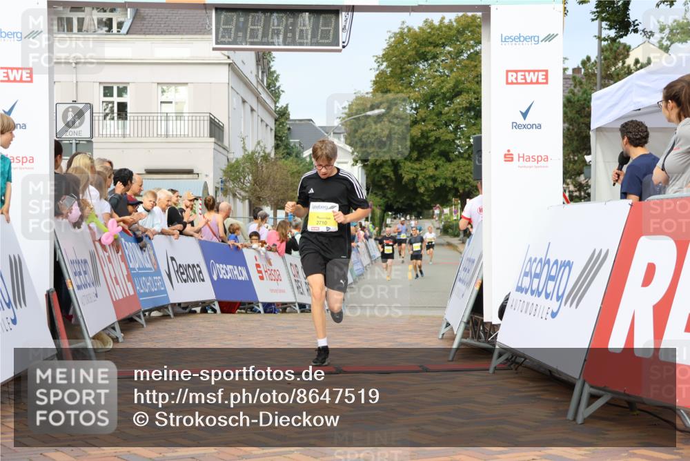 31.08.2025 - 21. Blankeneser Heldenlauf Strokosch-Dieckow http://msf.ph/oto/8647519 31.08.2025 10:19:19 Ziel 2710, 2474 meine-sportfotos.de