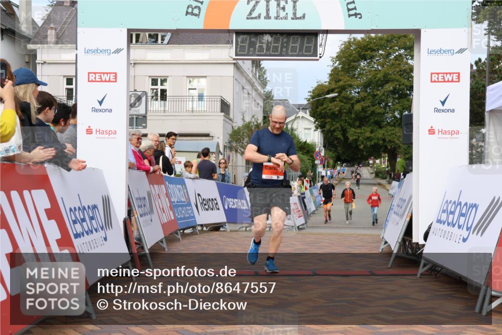 31.08.2025 - 21. Blankeneser Heldenlauf Strokosch-Dieckow http://msf.ph/oto/8647557 31.08.2025 09:49:08 Ziel 1045 meine-sportfotos.de