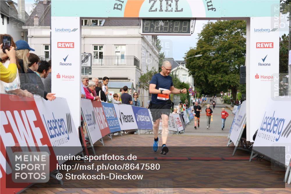 31.08.2025 - 21. Blankeneser Heldenlauf Strokosch-Dieckow http://msf.ph/oto/8647580 31.08.2025 09:49:08 Ziel 1045 meine-sportfotos.de