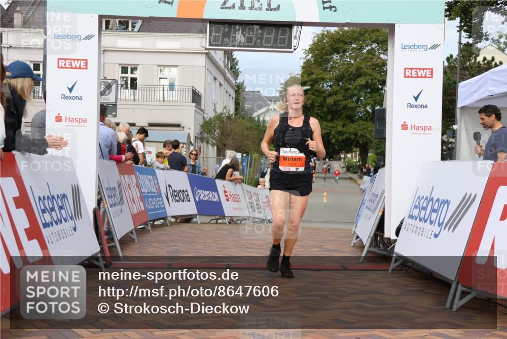 31.08.2025 - 21. Blankeneser Heldenlauf Strokosch-Dieckow http://msf.ph/oto/8647606 31.08.2025 09:48:54 Ziel 1128, 1172, 1129, 1077 meine-sportfotos.de