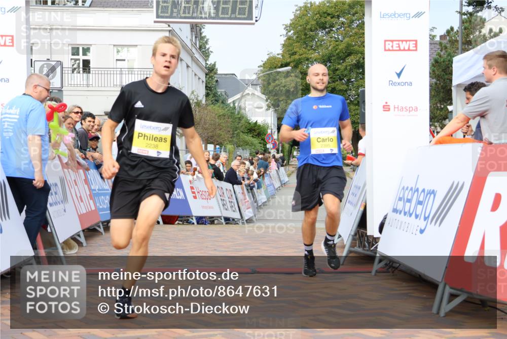 31.08.2025 - 21. Blankeneser Heldenlauf Strokosch-Dieckow http://msf.ph/oto/8647631 31.08.2025 10:18:46 Ziel 2395, 2238, 2379 meine-sportfotos.de