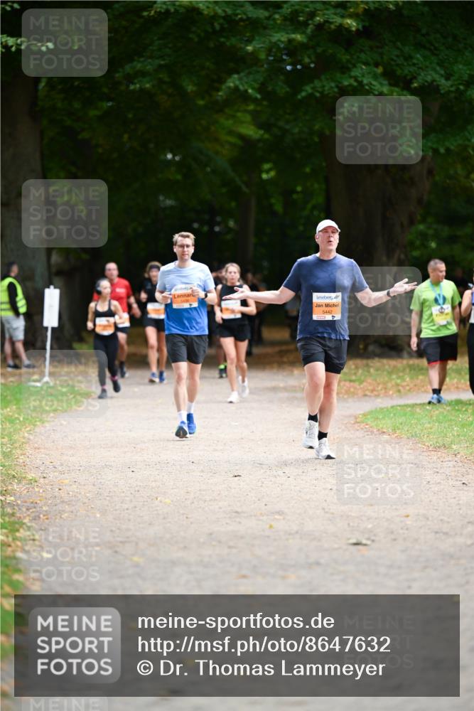 31.08.2025 - 21. Blankeneser Heldenlauf Dr. Thomas Lammeyer http://msf.ph/oto/8647632 31.08.2025 11:22:25 Laufen 5442 meine-sportfotos.de