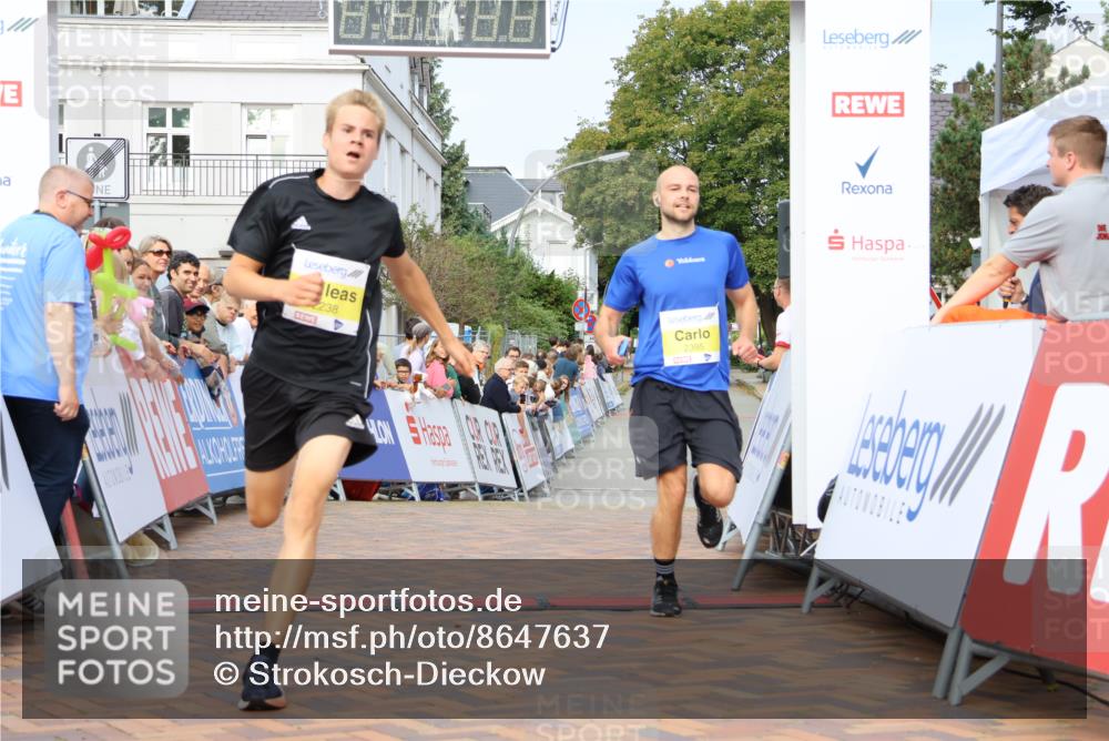 31.08.2025 - 21. Blankeneser Heldenlauf Strokosch-Dieckow http://msf.ph/oto/8647637 31.08.2025 10:18:46 Ziel 2395, 2238, 2379 meine-sportfotos.de