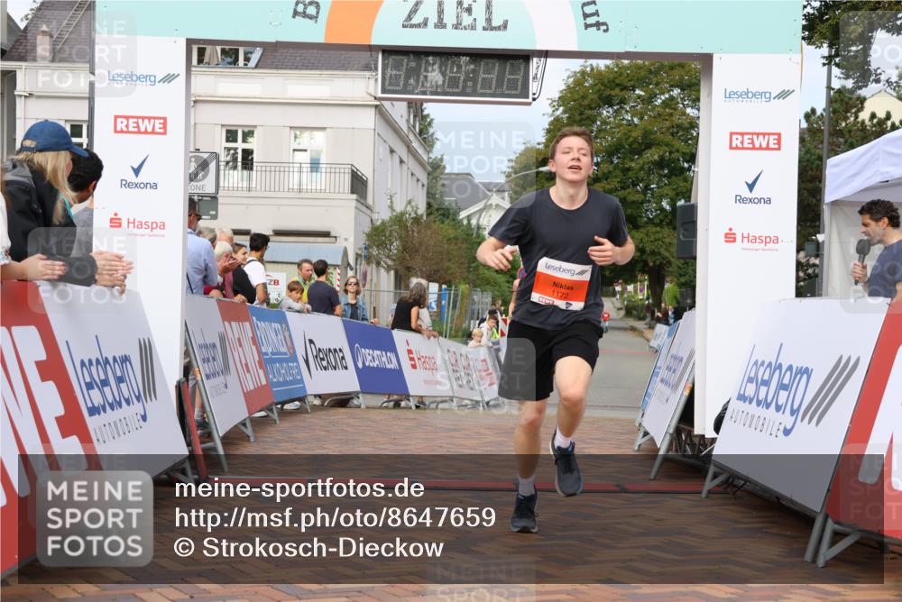 31.08.2025 - 21. Blankeneser Heldenlauf Strokosch-Dieckow http://msf.ph/oto/8647659 31.08.2025 09:48:51 Ziel 1171, 1128, 1172, 1129, 1077 meine-sportfotos.de