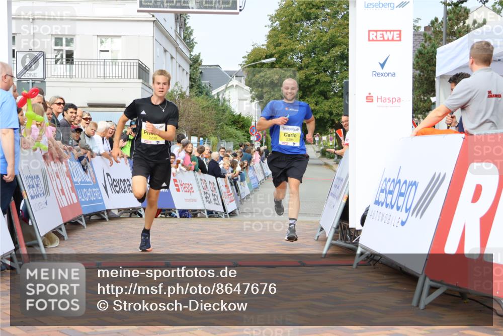 31.08.2025 - 21. Blankeneser Heldenlauf Strokosch-Dieckow http://msf.ph/oto/8647676 31.08.2025 10:18:46 Ziel 2395, 2238, 2379 meine-sportfotos.de