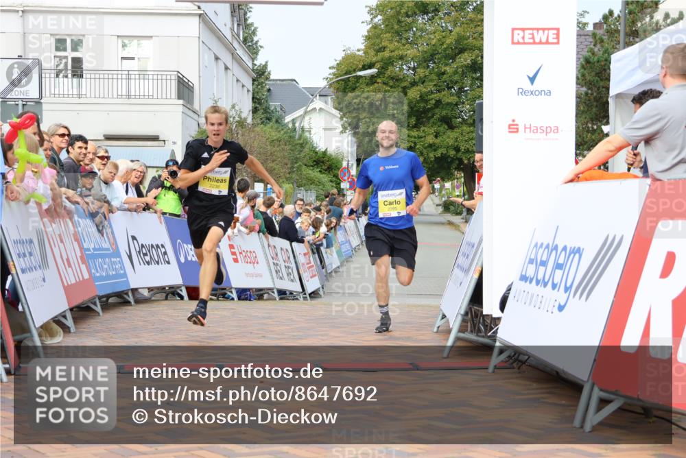 31.08.2025 - 21. Blankeneser Heldenlauf Strokosch-Dieckow http://msf.ph/oto/8647692 31.08.2025 10:18:45 Ziel 2395, 2238, 2379 meine-sportfotos.de