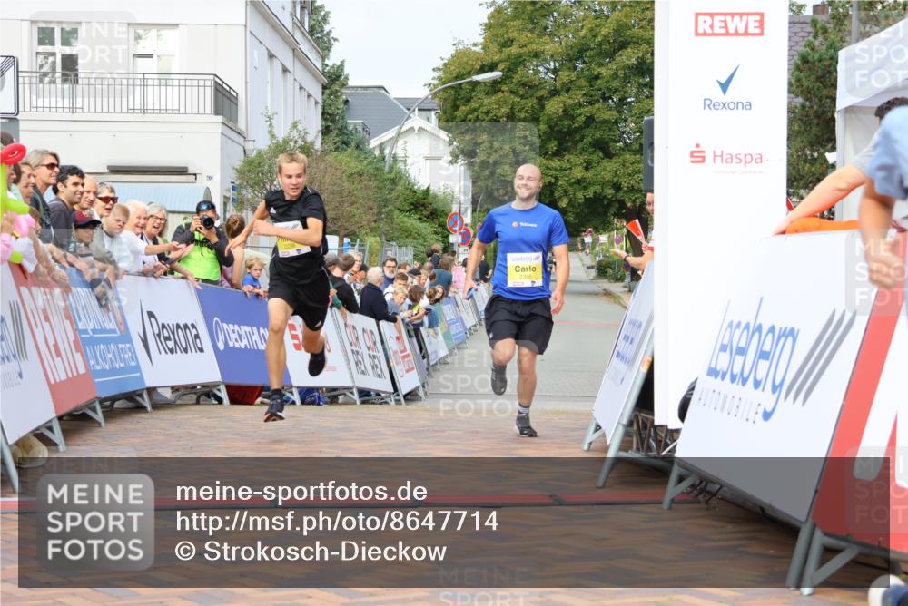 31.08.2025 - 21. Blankeneser Heldenlauf Strokosch-Dieckow http://msf.ph/oto/8647714 31.08.2025 10:18:45 Ziel 2395, 2238, 2379 meine-sportfotos.de