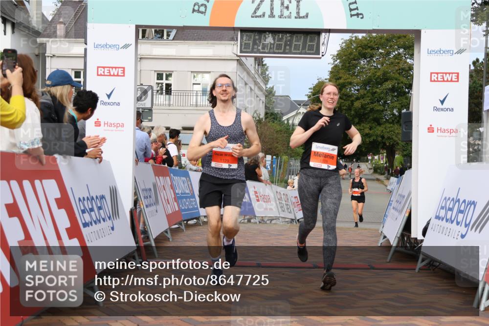 31.08.2025 - 21. Blankeneser Heldenlauf Strokosch-Dieckow http://msf.ph/oto/8647725 31.08.2025 09:48:48 Ziel 1171, 1128, 1172, 1129 meine-sportfotos.de