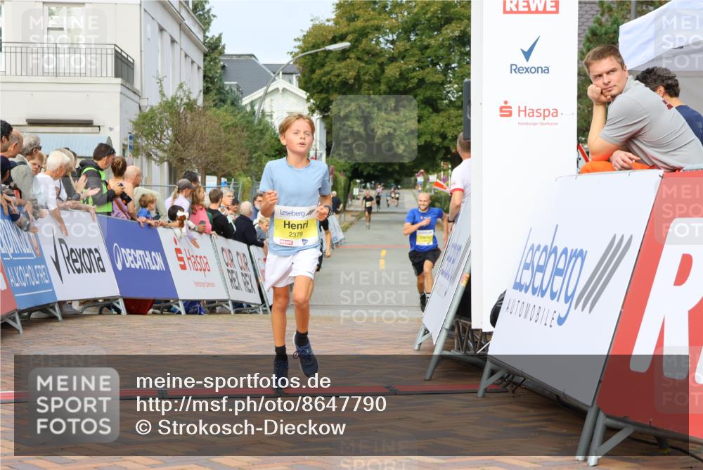 31.08.2025 - 21. Blankeneser Heldenlauf Strokosch-Dieckow http://msf.ph/oto/8647790 31.08.2025 10:18:43 Ziel 2395, 2537, 2238, 2379 meine-sportfotos.de