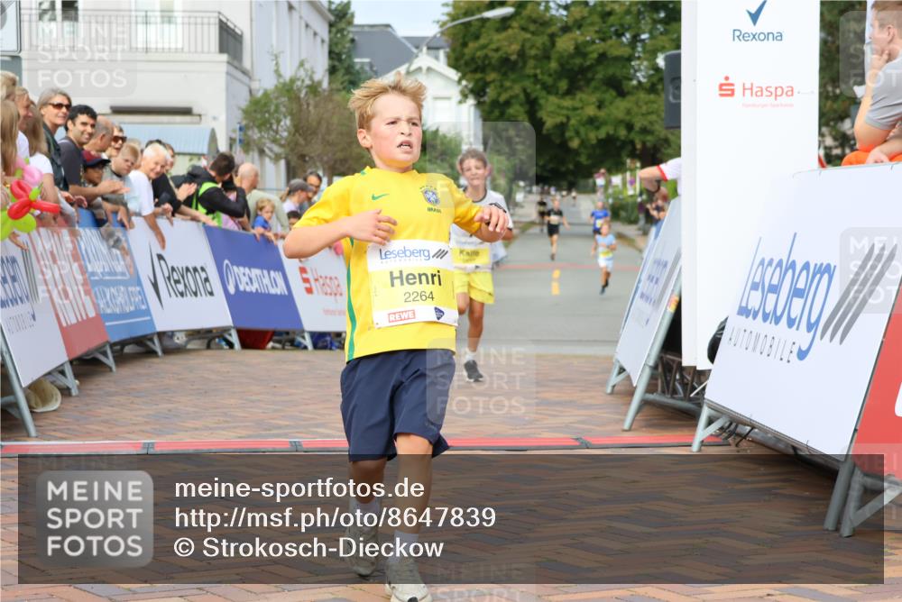 31.08.2025 - 21. Blankeneser Heldenlauf Strokosch-Dieckow http://msf.ph/oto/8647839 31.08.2025 10:18:35 Ziel 2480, 2448, 2264, 2537 meine-sportfotos.de