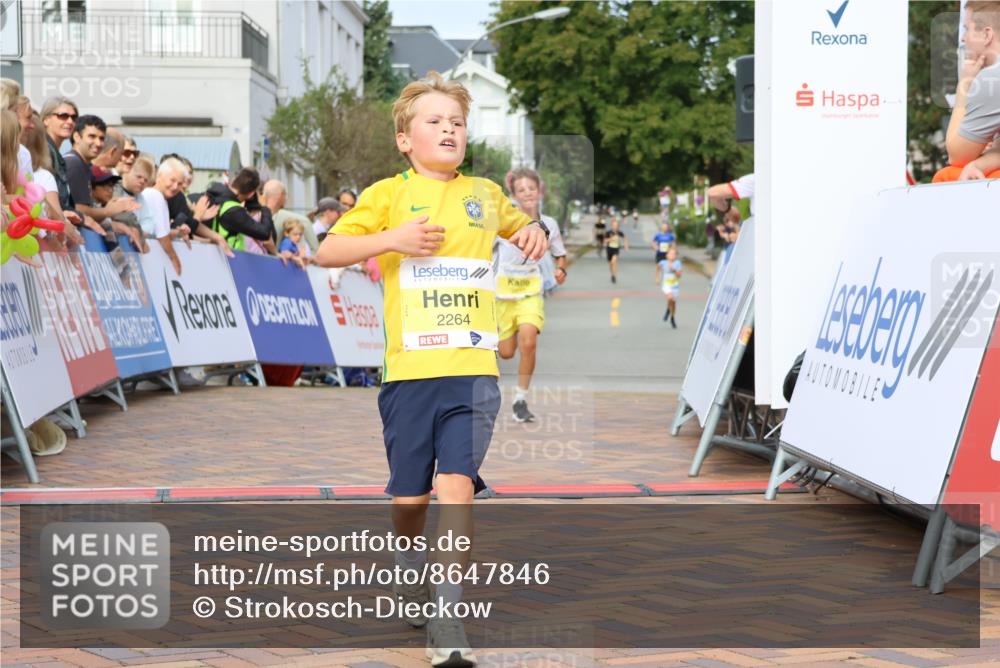 31.08.2025 - 21. Blankeneser Heldenlauf Strokosch-Dieckow http://msf.ph/oto/8647846 31.08.2025 10:18:35 Ziel 2480, 2448, 2264, 2537 meine-sportfotos.de