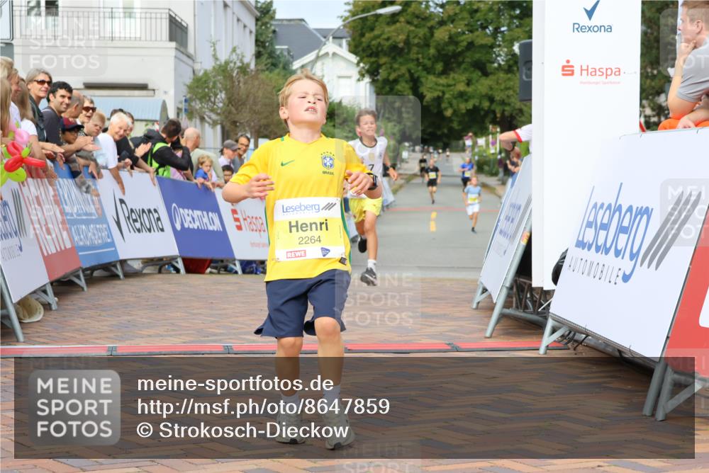 31.08.2025 - 21. Blankeneser Heldenlauf Strokosch-Dieckow http://msf.ph/oto/8647859 31.08.2025 10:18:35 Ziel 2480, 2448, 2264, 2537 meine-sportfotos.de