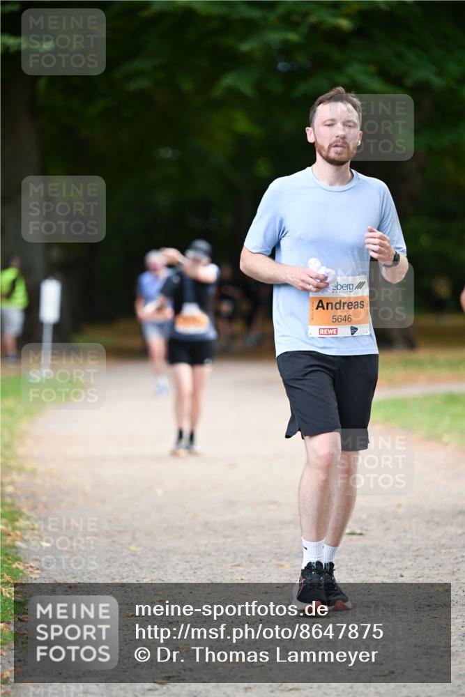 31.08.2025 - 21. Blankeneser Heldenlauf Dr. Thomas Lammeyer http://msf.ph/oto/8647875 31.08.2025 11:22:56 Laufen 5646 meine-sportfotos.de