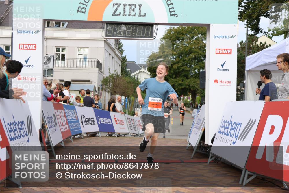 31.08.2025 - 21. Blankeneser Heldenlauf Strokosch-Dieckow http://msf.ph/oto/8647878 31.08.2025 09:48:44 Ziel 1171, 1128, 1129 meine-sportfotos.de