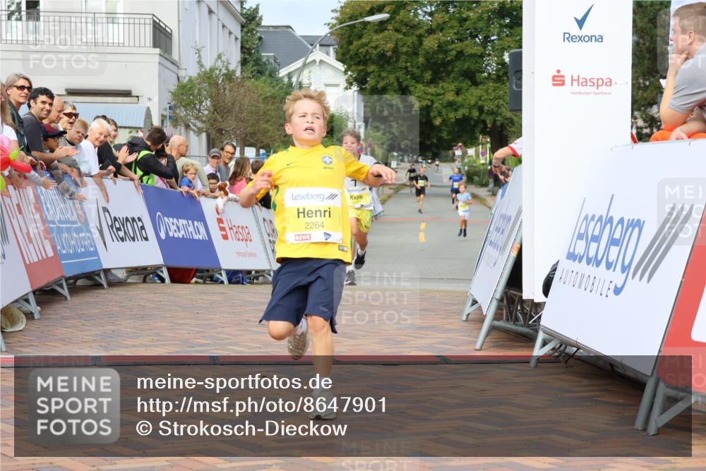 31.08.2025 - 21. Blankeneser Heldenlauf Strokosch-Dieckow http://msf.ph/oto/8647901 31.08.2025 10:18:35 Ziel 2480, 2448, 2264, 2537 meine-sportfotos.de