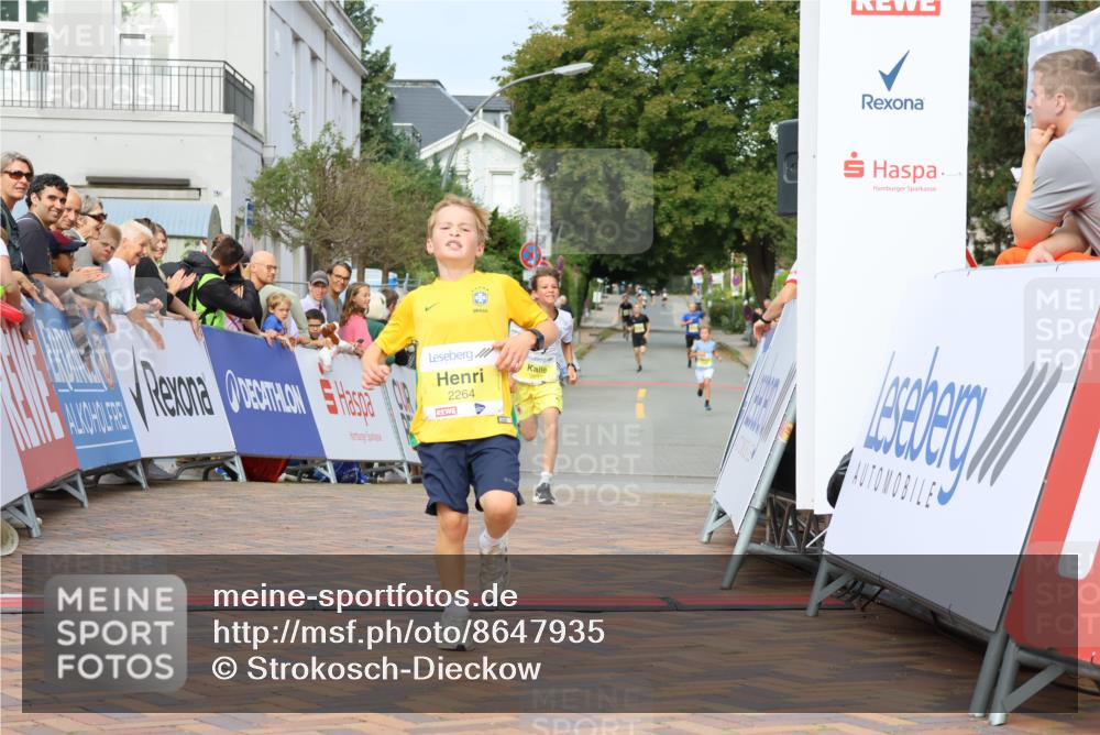 31.08.2025 - 21. Blankeneser Heldenlauf Strokosch-Dieckow http://msf.ph/oto/8647935 31.08.2025 10:18:34 Ziel 2480, 2448, 2264, 2537 meine-sportfotos.de