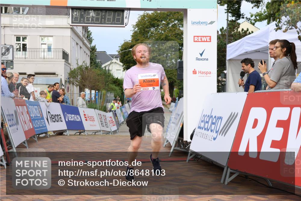 31.08.2025 - 21. Blankeneser Heldenlauf Strokosch-Dieckow http://msf.ph/oto/8648103 31.08.2025 09:47:56 Ziel 1086, 1094 meine-sportfotos.de