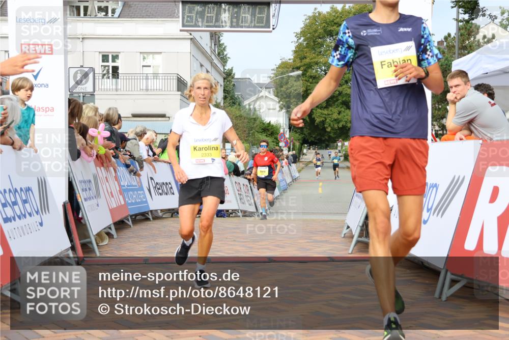31.08.2025 - 21. Blankeneser Heldenlauf Strokosch-Dieckow http://msf.ph/oto/8648121 31.08.2025 10:18:18 Ziel 2218, 2333, 2347 meine-sportfotos.de