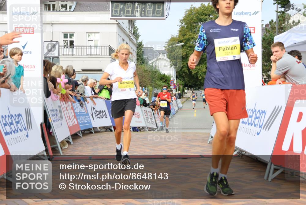 31.08.2025 - 21. Blankeneser Heldenlauf Strokosch-Dieckow http://msf.ph/oto/8648143 31.08.2025 10:18:18 Ziel 2218, 2333, 2347 meine-sportfotos.de