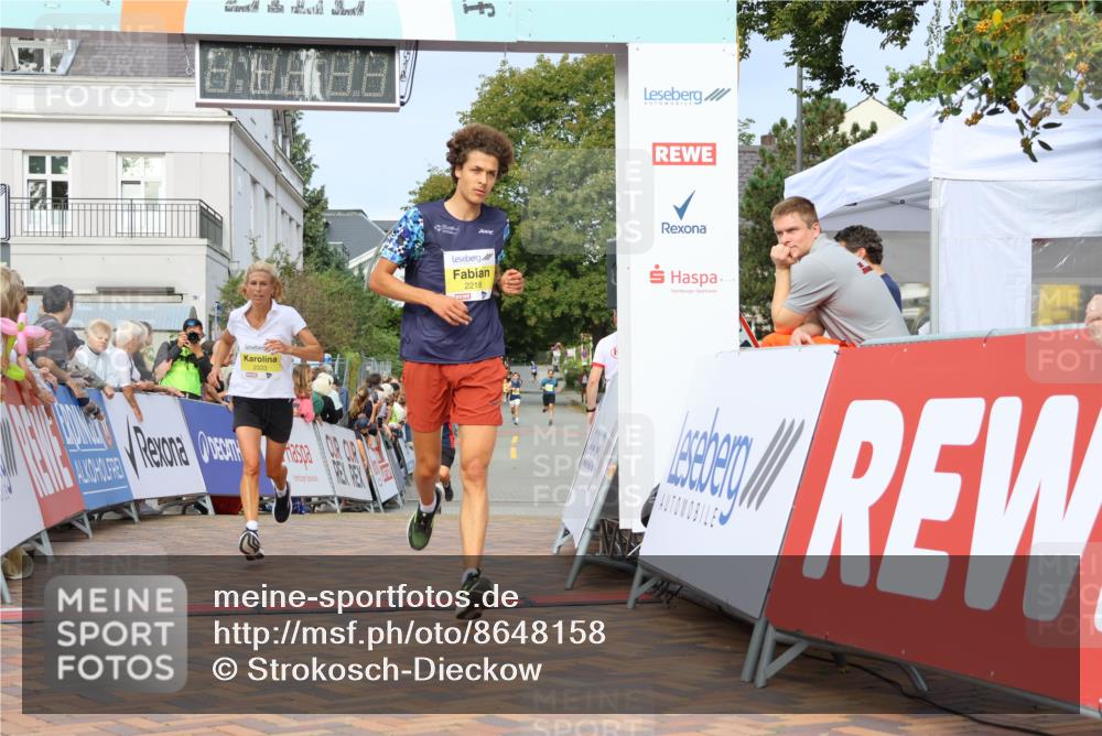 31.08.2025 - 21. Blankeneser Heldenlauf Strokosch-Dieckow http://msf.ph/oto/8648158 31.08.2025 10:18:17 Ziel 2341, 2218, 2333, 2347 meine-sportfotos.de