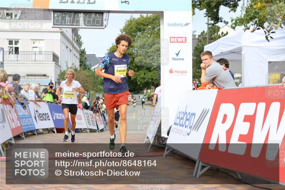 31.08.2025 - 21. Blankeneser Heldenlauf Strokosch-Dieckow http://msf.ph/oto/8648164 31.08.2025 10:18:17 Ziel 2341, 2218, 2333, 2347 meine-sportfotos.de