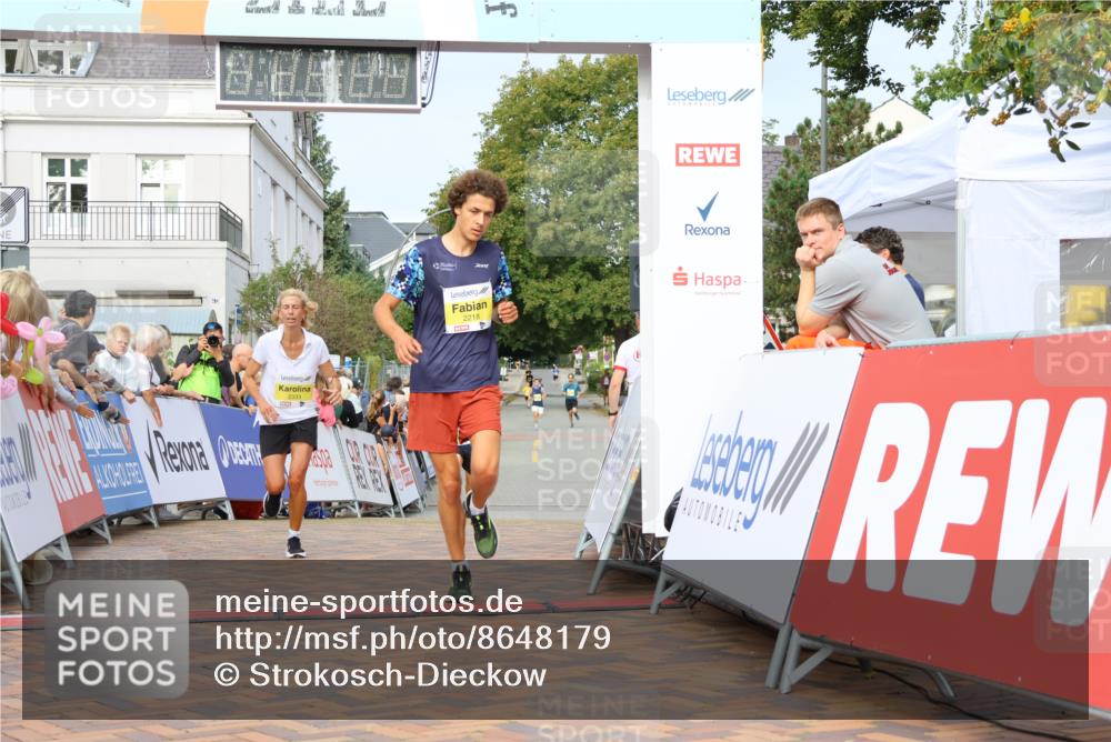 31.08.2025 - 21. Blankeneser Heldenlauf Strokosch-Dieckow http://msf.ph/oto/8648179 31.08.2025 10:18:17 Ziel 2341, 2218, 2333, 2347 meine-sportfotos.de