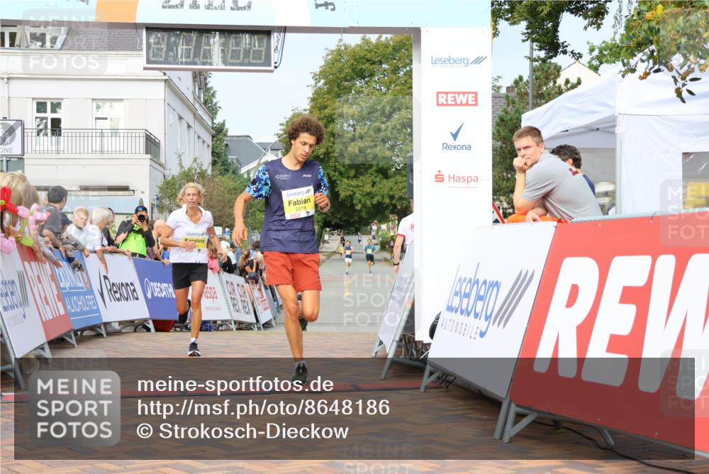 31.08.2025 - 21. Blankeneser Heldenlauf Strokosch-Dieckow http://msf.ph/oto/8648186 31.08.2025 10:18:17 Ziel 2341, 2218, 2333, 2347 meine-sportfotos.de