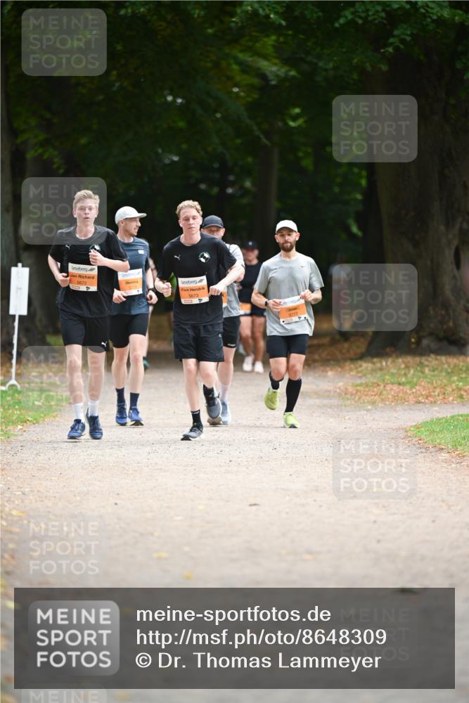 31.08.2025 - 21. Blankeneser Heldenlauf Dr. Thomas Lammeyer http://msf.ph/oto/8648309 31.08.2025 11:24:01 Laufen 5672, 5673 meine-sportfotos.de