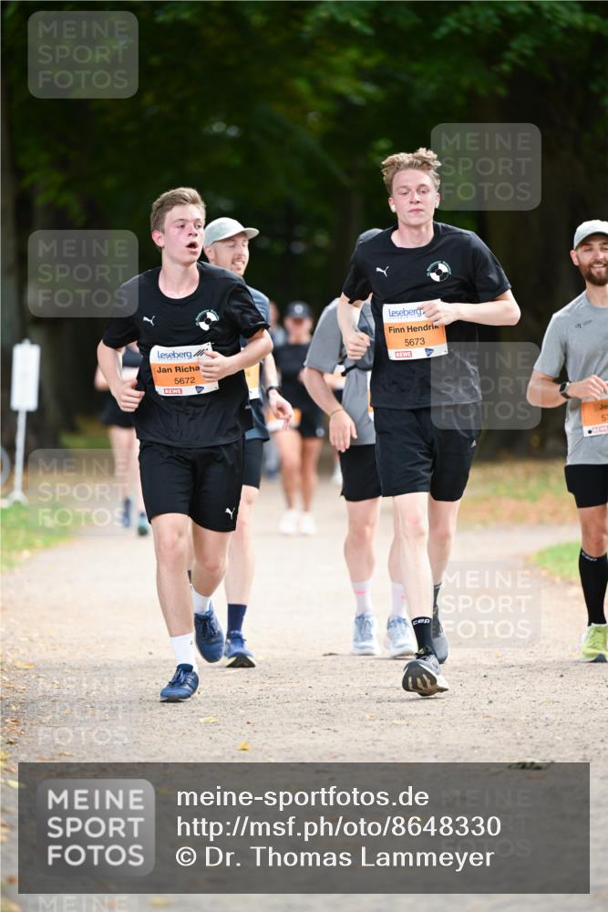 31.08.2025 - 21. Blankeneser Heldenlauf Dr. Thomas Lammeyer http://msf.ph/oto/8648330 31.08.2025 11:24:06 Laufen 5672, 5673, 52 meine-sportfotos.de