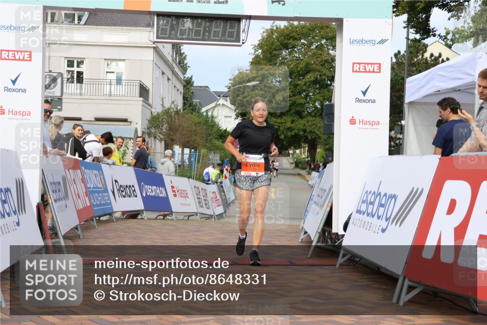 31.08.2025 - 21. Blankeneser Heldenlauf Strokosch-Dieckow http://msf.ph/oto/8648331 31.08.2025 09:47:39 Ziel 1149, 1004, 1132, 1142 meine-sportfotos.de