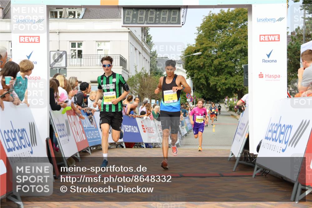 31.08.2025 - 21. Blankeneser Heldenlauf Strokosch-Dieckow http://msf.ph/oto/8648332 31.08.2025 10:18:07 Ziel 2746, 2341, 2100 meine-sportfotos.de