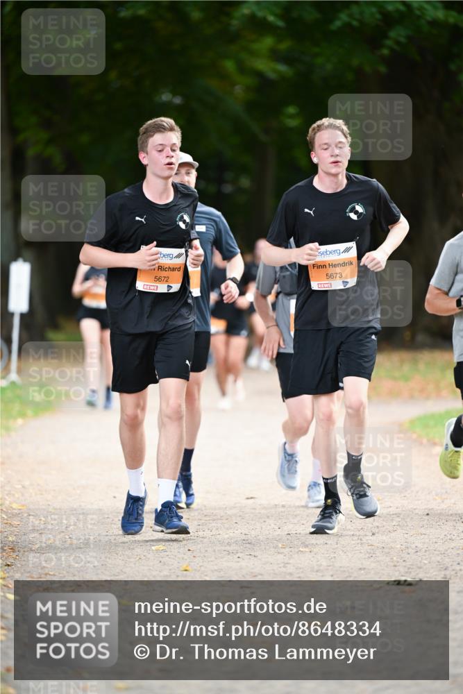 31.08.2025 - 21. Blankeneser Heldenlauf Dr. Thomas Lammeyer http://msf.ph/oto/8648334 31.08.2025 11:24:06 Laufen 5672, 5673 meine-sportfotos.de