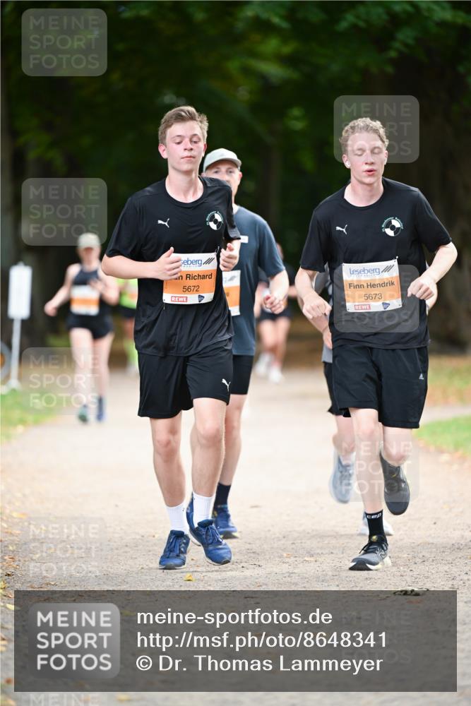 31.08.2025 - 21. Blankeneser Heldenlauf Dr. Thomas Lammeyer http://msf.ph/oto/8648341 31.08.2025 11:24:07 Laufen 5672, 5673 meine-sportfotos.de