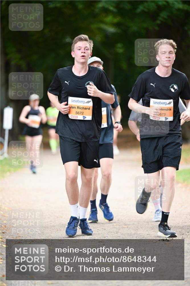 31.08.2025 - 21. Blankeneser Heldenlauf Dr. Thomas Lammeyer http://msf.ph/oto/8648344 31.08.2025 11:24:07 Laufen 5672, 5673 meine-sportfotos.de