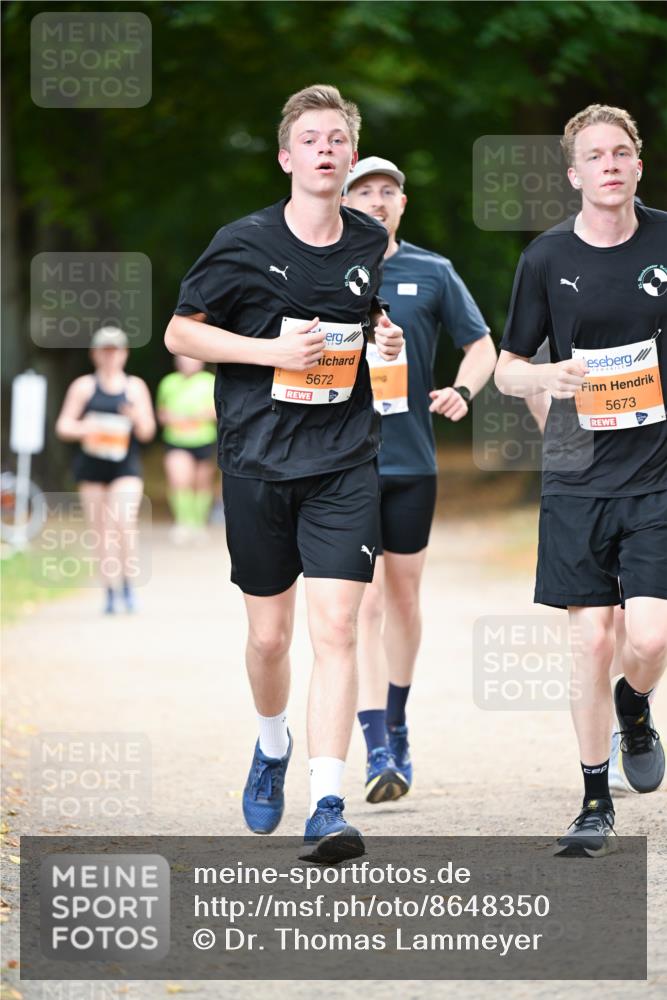 31.08.2025 - 21. Blankeneser Heldenlauf Dr. Thomas Lammeyer http://msf.ph/oto/8648350 31.08.2025 11:24:08 Laufen 5672, 5673 meine-sportfotos.de