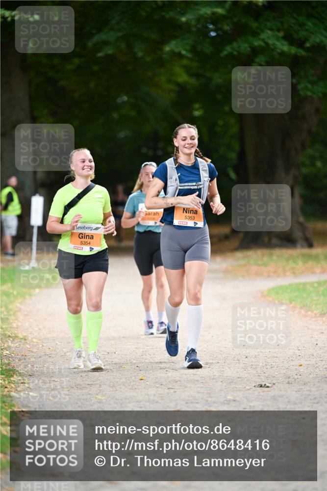 31.08.2025 - 21. Blankeneser Heldenlauf Dr. Thomas Lammeyer http://msf.ph/oto/8648416 31.08.2025 11:24:19 Laufen 5354, 5353 meine-sportfotos.de