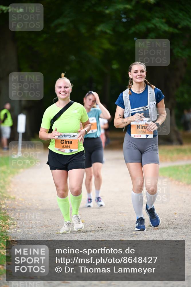 31.08.2025 - 21. Blankeneser Heldenlauf Dr. Thomas Lammeyer http://msf.ph/oto/8648427 31.08.2025 11:24:21 Laufen 5354, 5353 meine-sportfotos.de