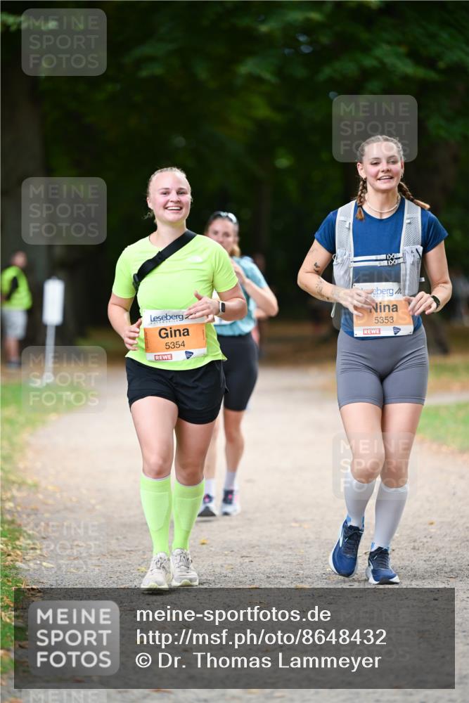 31.08.2025 - 21. Blankeneser Heldenlauf Dr. Thomas Lammeyer http://msf.ph/oto/8648432 31.08.2025 11:24:21 Laufen 5354, 5353 meine-sportfotos.de